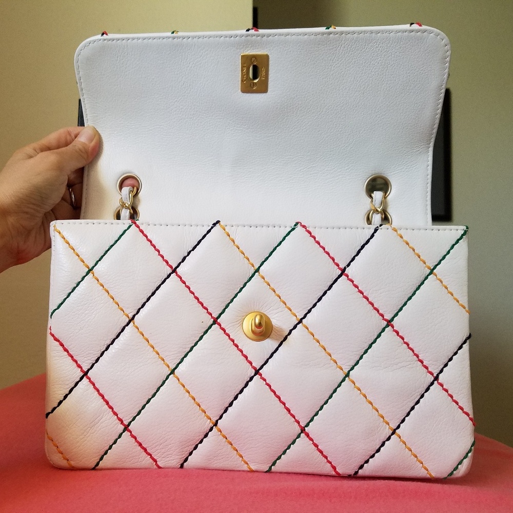 Chanel White Leather Classic Flap medium bag - Picture 6 of 8